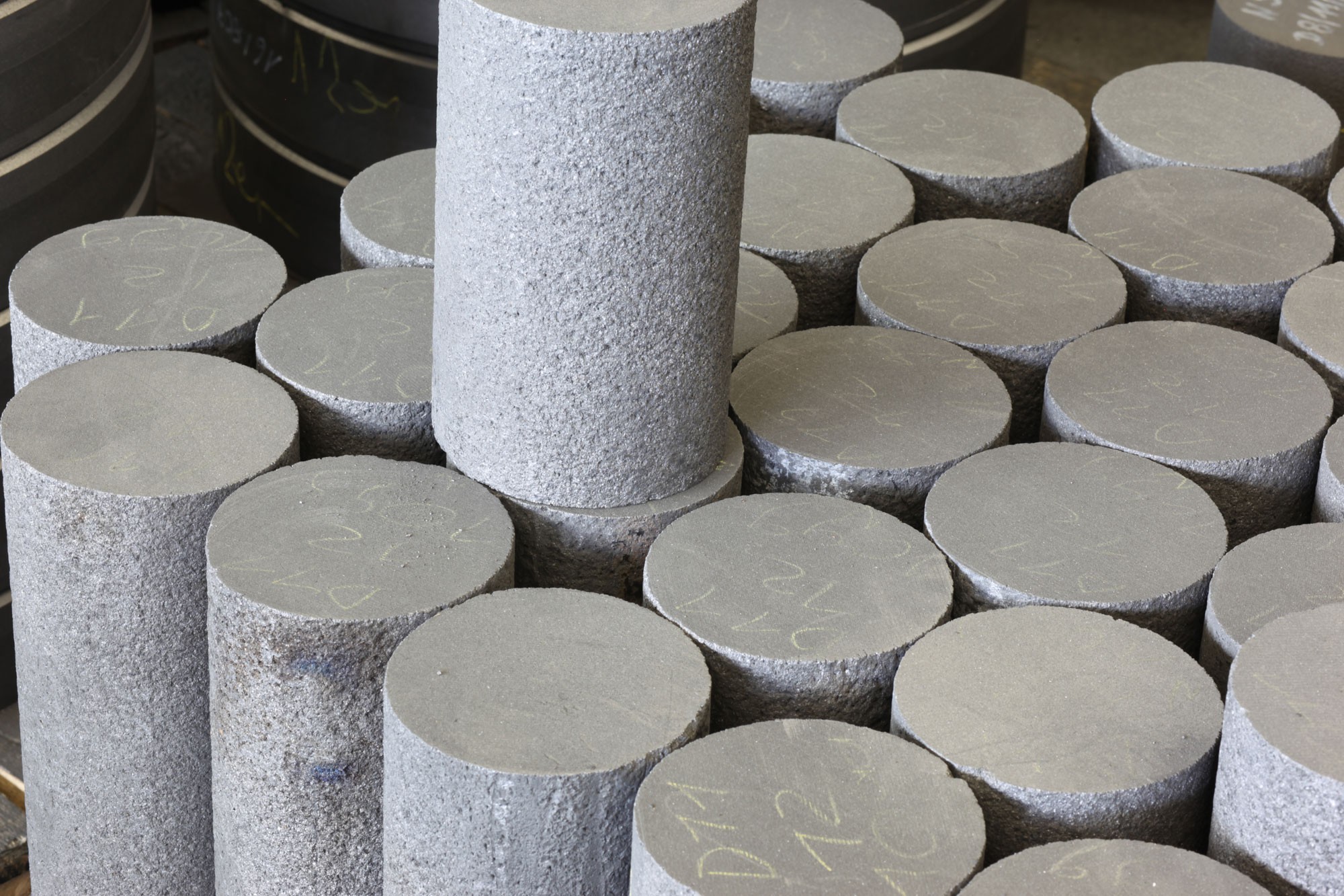 Large diameter Phenolic Impregnated graphite blocks supplied to